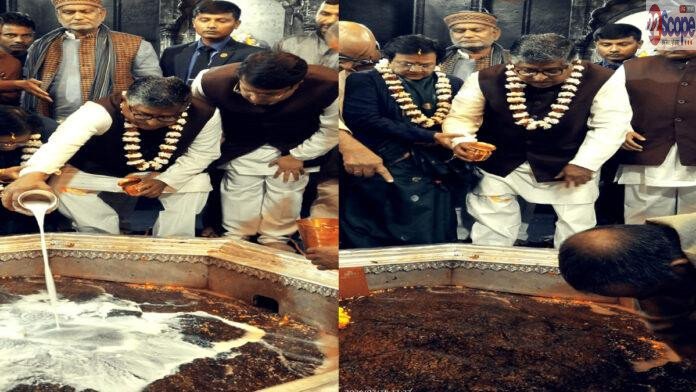 गयाजी पहुंचे पूर्व केंद्रीय मंत्री रविशंकर प्रसाद, किया अपने पितरों का तर्पण