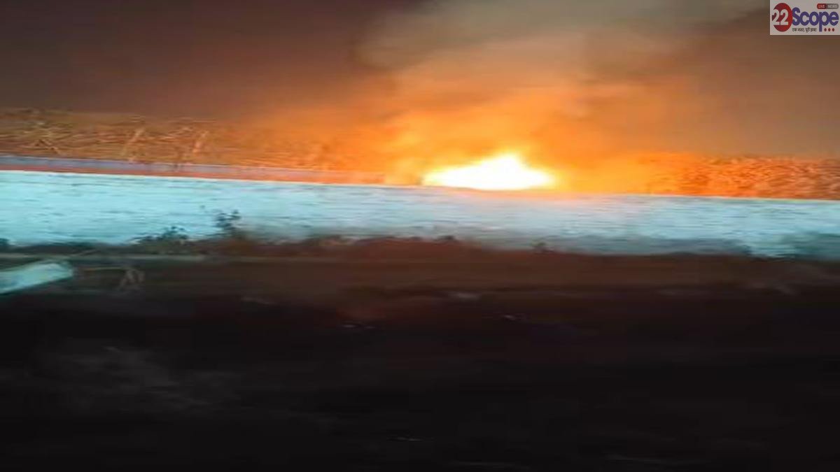 देखते ही देखते आग का गोला बना कमेटी हॉल, धू-धूकर जला | 22Scope News Betia Aag 22Scope News