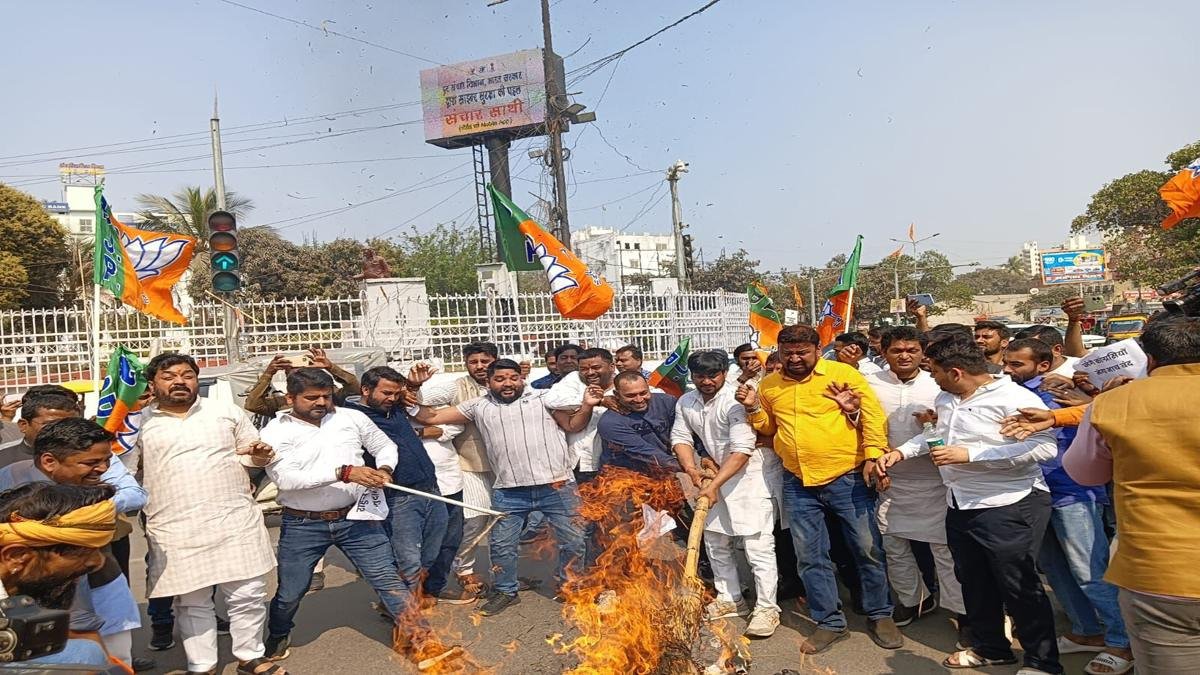 AI समिट में कांग्रेस के हंगामे के विरोध में BJP का जोरदार प्रदर्शन, IT गोलंबर पर फूंका राहुल का पुतला | 22Scope News Bihar BJP 2 1 22Scope News