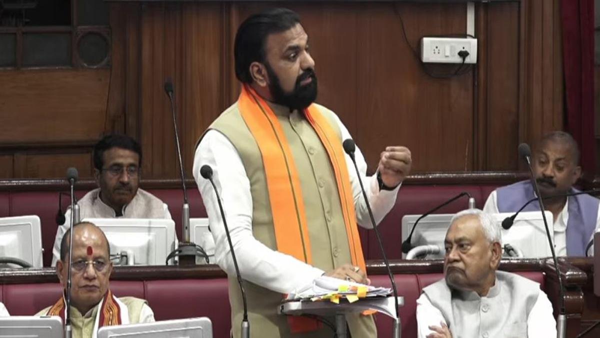 सदन में विपक्ष पर उखड़ गए सम्राट, कहा- 'गृह मंत्री हूं… आप लोगों की भी फाइल है, सबका इलाज करूंगा' | 22Scope News Bihar Vidhan Prishad Samrat 2 1 22Scope News