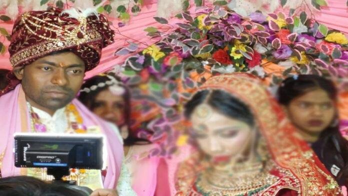 दूल्हे को वरमाला डाल रही थी प्रेमिका, प्रेमी ने स्टेज पर चढ़कर दुल्हन को मारी दी गोली