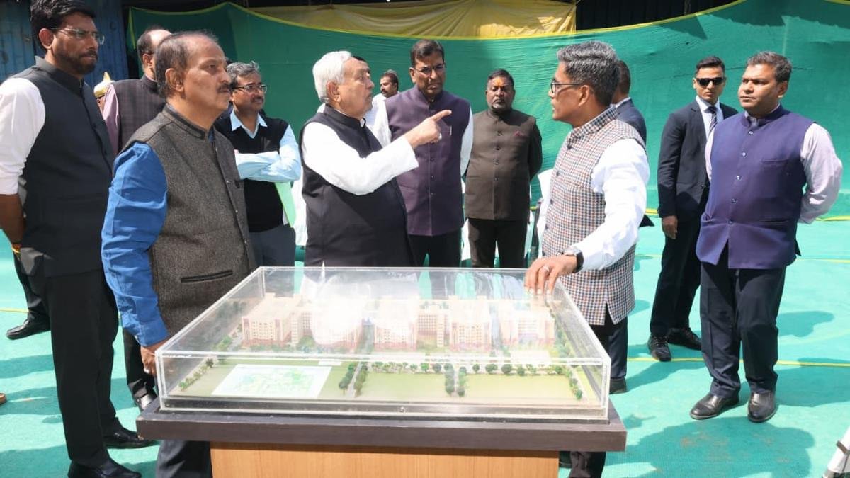 मुख्यमंत्री ने IGIMS में 1200 शैय्या के नए अस्पताल भवन सह आवसीय भवन के निर्माण कार्य का लिया जायजा | 22Scope News CM Inpe 1 22Scope News