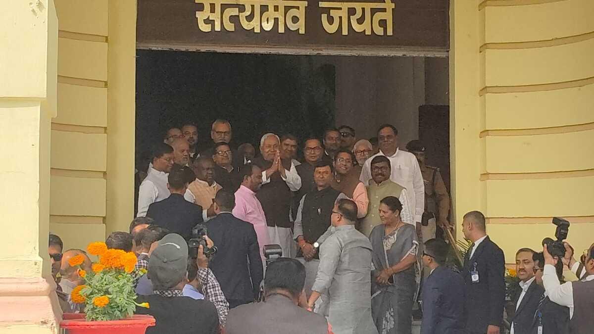 बिहार विधानसभा में जोरदार हंगामा, सदन में CM व RJD MLA के बीच जमकर 'तू-तू, मैं-मैं' | 22Scope News CM Nitish Sadan 2 22Scope News