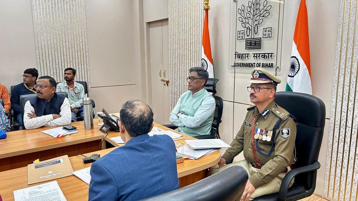 मुख्य सचिव ने होली पर्व के मद्देनजर विधि-व्यवस्था की समीक्षा की, राज्य में शांतिपूर्ण त्योहार सुनिश्चित करने के सख्त निर्देश | 22Scope News Cabinet Secretariat Department 1 2 22Scope News