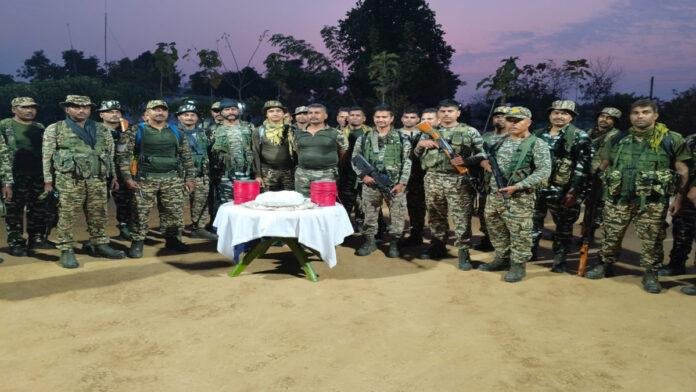 जंगल क्षेत्र में सुरक्षाबलों को मिली बड़ी सफलता, भारी मात्रा में बम बनाने वाला सामान बरामद