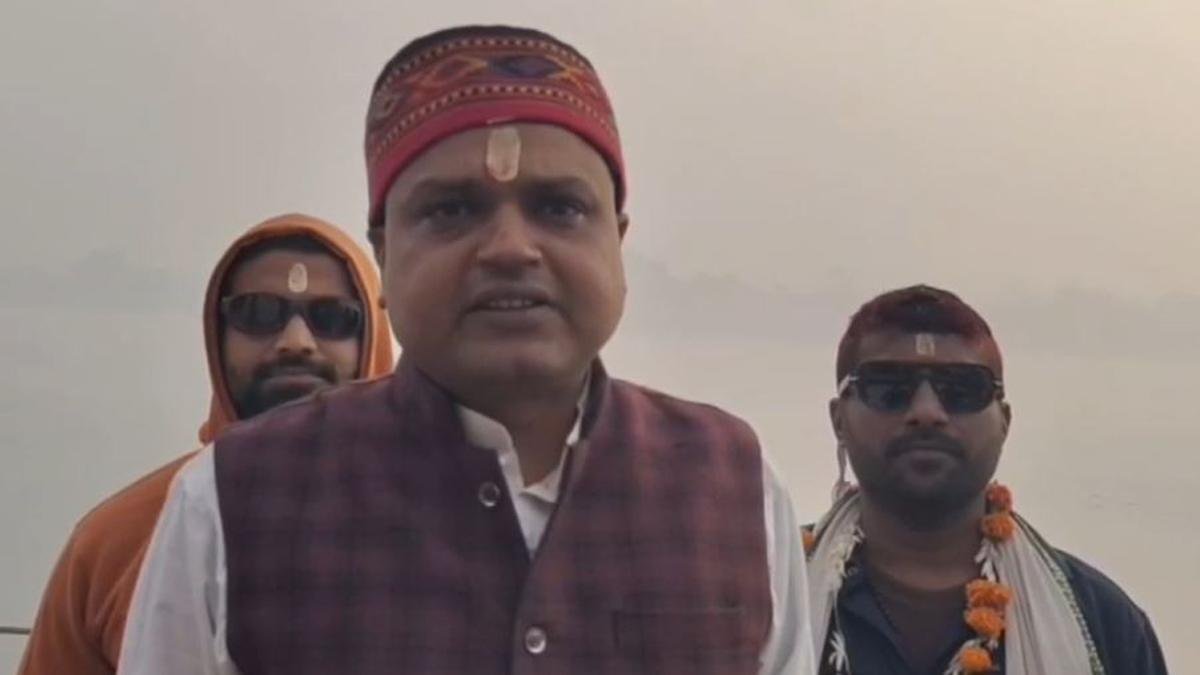 मुजफ्फरपुर के मानवाधिकार अधिवक्ता ने जीवित दारोगा का गयाजी में किया श्राद्ध, दारोगा कोर्ट में खुद का दे चुके हैं अपना मृत सर्टिफिकेट | 22Scope News Gaya Shard 1 2 22Scope News