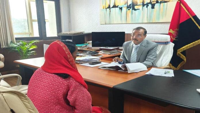 'सबका सम्मान-जीवन आसान' के तहत फरियादियों से मिले गृह सचिव सह कारा महानिरीक्षक