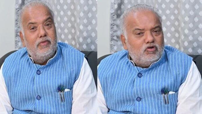 जिस प्लास्टिक को समझते थे कचरा, अब उसी से बन रहीं मजबूत ग्रामीण सड़कें