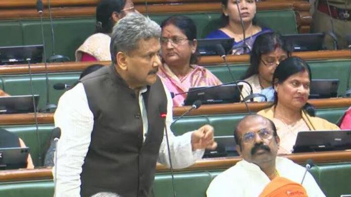 सदन में शिक्षा मंत्री ने बताया TRE-3 वाले शिक्षकों का कब होगा ट्रांसफर?