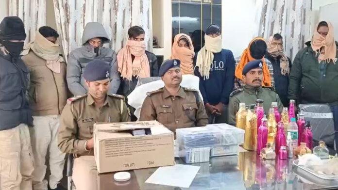 पुलिस की बड़ी कार्रवाई, नकली नेपाली नोट के साथ 8 तस्कर गिरफ्तार