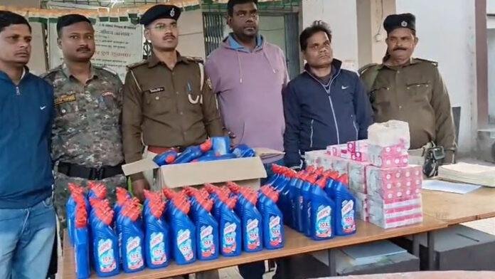 मोतिहारी पुलिस व हार्पिक कंपनियों की संयुक्त कार्रवाई, भारी मात्रा में हार्पिक के साथ एक दुकानदार गिरफ्तार