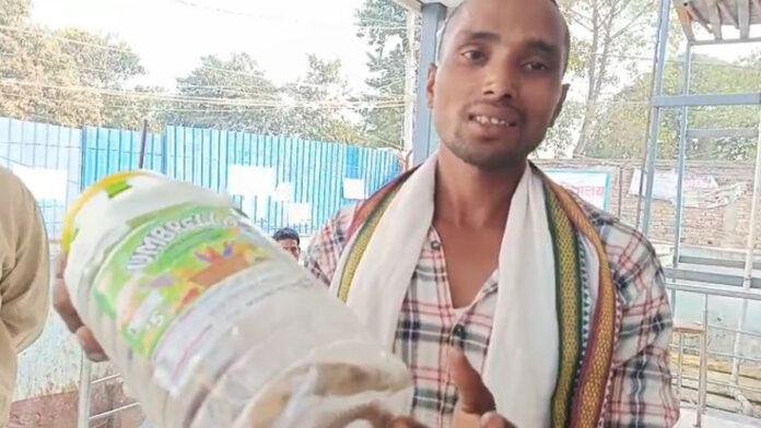 युवक को सांप ने काटा, फिर पकड़ कर डिब्बे में बंद कर सीधा पहुंचा सदर अस्पताल