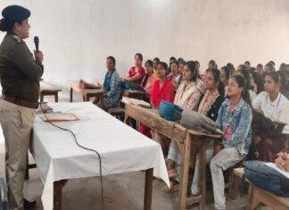 पुलिस सप्ताह-2026 : महिला सुरक्षा व बाल अधिकारों को लेकर सिवान में जागरूकता अभियान, महिला थाना व अभया ब्रिगेड की पहल पुलिस सप्ताह-2026 : महिला सुरक्षा व बाल अधिकारों को लेकर सिवान में जागरूकता अभियान, महिला थाना व अभया ब्रिगेड की पहल