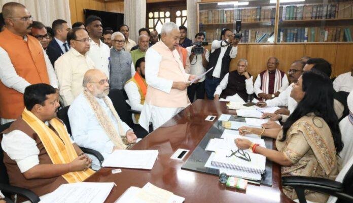 Nitish Kumar Rajya Sabha Nomination: बिहार की सियासत में बड़ा मोड़, मुख्यमंत्री नीतीश कुमार ने भरा नामांकन