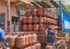 Illegal Gas Refilling: Ranchi में गैस किल्लत के बीच धड़ल्ले से हो रहा अवैध कारोबार, 320 रु किलो तक बिक रहा LPG