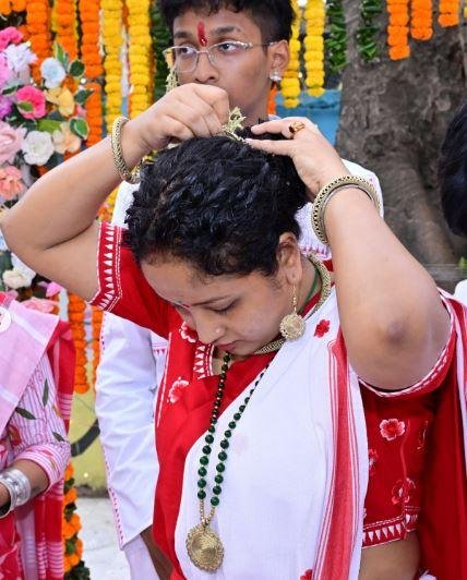 Kalpana Soren ने दी सरहुल की शुभकामनाएं, शेयर की परिवार संग प्यारी तस्वीरें... | 22Scope News 90 22Scope News