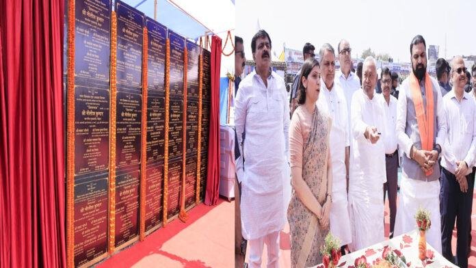 मुख्यमंत्री ने समृद्धि यात्रा के दौरान बक्सर जिले को दी 592 करोड़ की योजनाओं की सौगात, 64 विकास योजनाओं का किया उद्घाटन व शिलान्यास