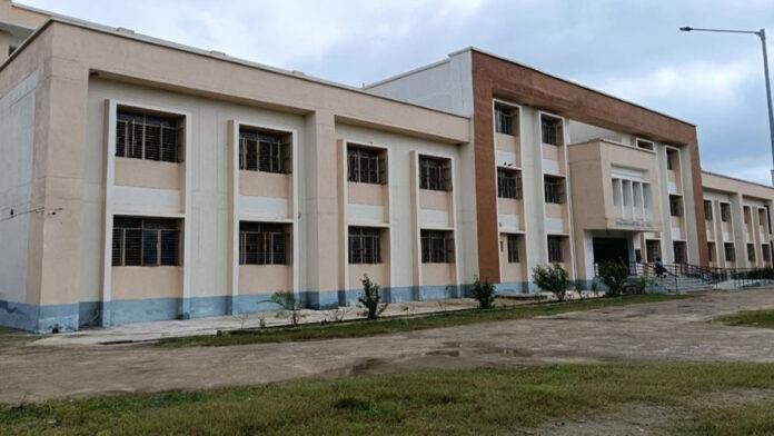 रिकॉर्ड आवेदन ने तोड़े सभी आंकड़े, डॉ. भीमराव अंबेडकर विद्यालयों में एक लाख से ज्यादा आवेदन