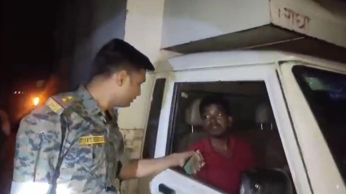 डाक पार्सल लिखा वहान से 394 किलो गांजा जब्त, 2 तस्कर गिरफ्तार | 22Scope News Gaya Ganja 1 1 22Scope News