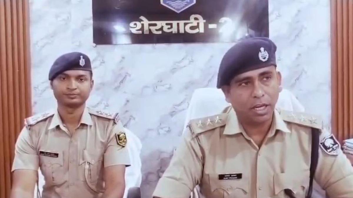डाक पार्सल लिखा वहान से 394 किलो गांजा जब्त, 2 तस्कर गिरफ्तार | 22Scope News Gaya Ganja 2 22Scope News