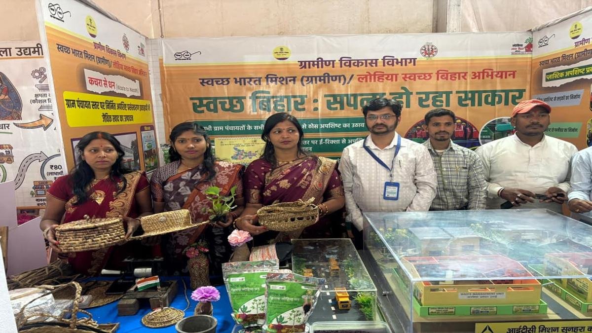 मंत्री श्रवण कुमार ने पटना के गांधी मैदान में लगे जीविका स्टॉल का किया उद्घाटन | 22Scope News Jeevika Stall 1 22Scope News