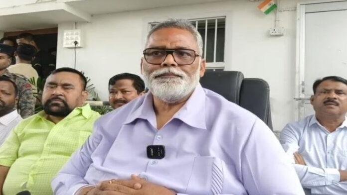 पूर्णिया में पीड़ित परिवार से मिले सांसद पप्पू, अग्निपीड़ित परिवारों को दी आर्थिक सहयता