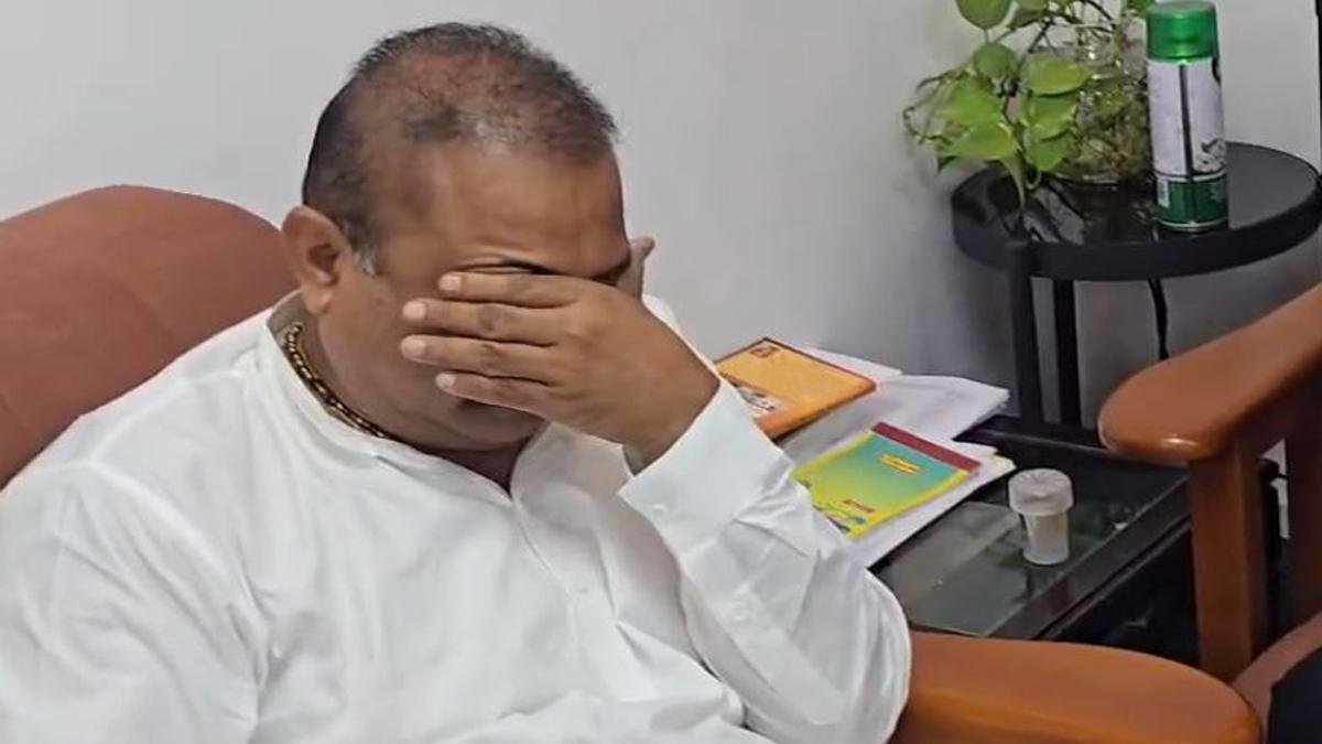 CM नीतीश के इस्तीफे के बाद भावुक हुए मंत्री अशोक, मीडिया के सामने ही फफक कर रो पड़े | 22Scope News Mantri Ashok Chaudahry 1 22Scope News