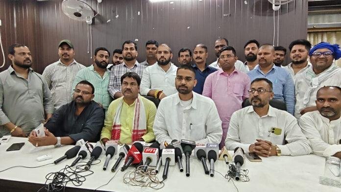 गयाजी पहुंचे मंत्री दीपक प्रकाश, सम्राट को CM बनने के सवाल पर कहा- धैर्य रखिए जल्द ही नाम आएगा सामने