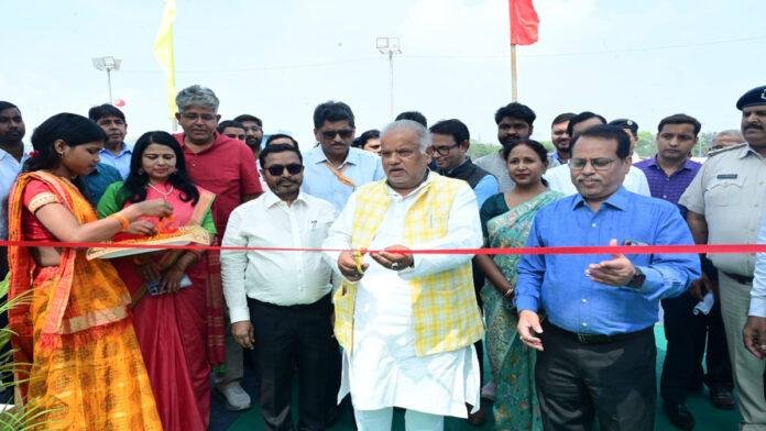 बिहार दिवस 2026 : परिवहन‌ विभाग के पवेलियन का मंत्री श्रवण कुमार ने किया उद्घाटन