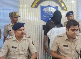 हथियार के साथ ग्रामीणों के साथ झगड़ा कर रहे बदमाश को मरांची पुलिस ने किया गिरफ्तार हथियार के साथ ग्रामीणों के साथ झगड़ा कर रहे बदमाश को मरांची पुलिस ने किया गिरफ्तार