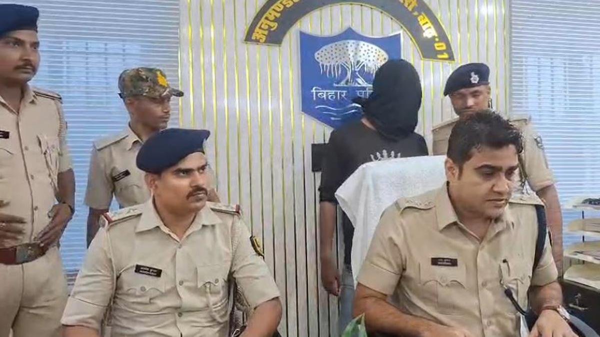 हथियार के साथ ग्रामीणों के साथ झगड़ा कर रहे बदमाश को मरांची पुलिस ने किया गिरफ्तार | 22Scope News Mokama Police 22Scope News