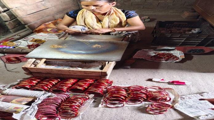 सुमेरा पंचायत की मुखिया गुड़िया कुमारी ने रोजगार को दी नई पहचान