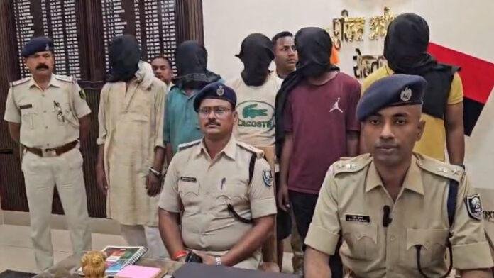 विवाहिता की हत्या के आरोप में 5 आरोपी गिरफ्तार