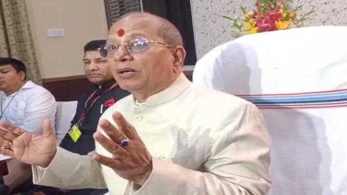 विजय सिन्हा ने राजस्व कर्मचारी से कहा- धरना प्रदर्शन छोड़कर अपने-अपने अंचल में जाकर बैठे व कार्य करें पूरा