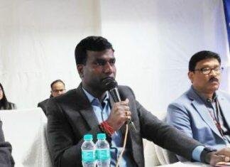 Ranchi Land Revenue Action: जमीन माफिया पर सख्ती, DC का सख्त निर्देश, कर्मचारी सस्पेंड Ranchi Land Revenue Action: जमीन माफिया पर सख्ती, DC का सख्त निर्देश, कर्मचारी सस्पेंड