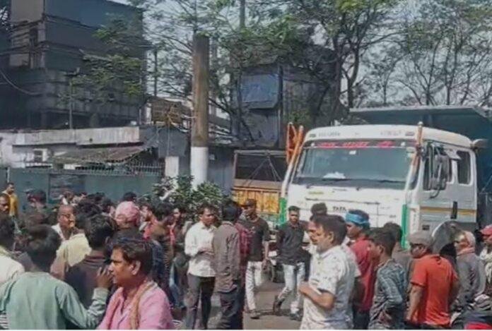 Ramgarh Blast Incident: हेसला इस्पात प्लांट की चिमनी में धमाका, 9 मजदूर घायल, ग्रामीणों का प्रदर्शन