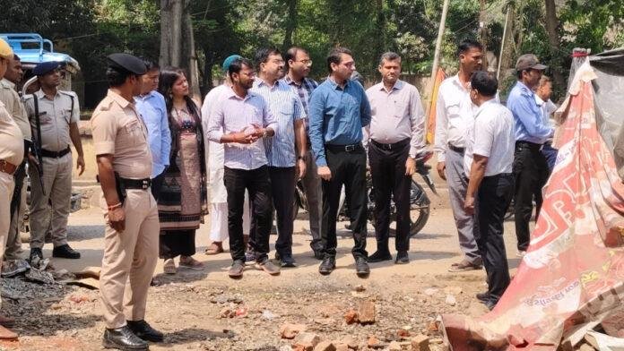 जिलाधिकारी ने रजिस्ट्री कार्यालय में एक सप्ताह के अंदर नव-निर्मित पार्किंग व्यवस्था शुरू करने का दिया निर्देश