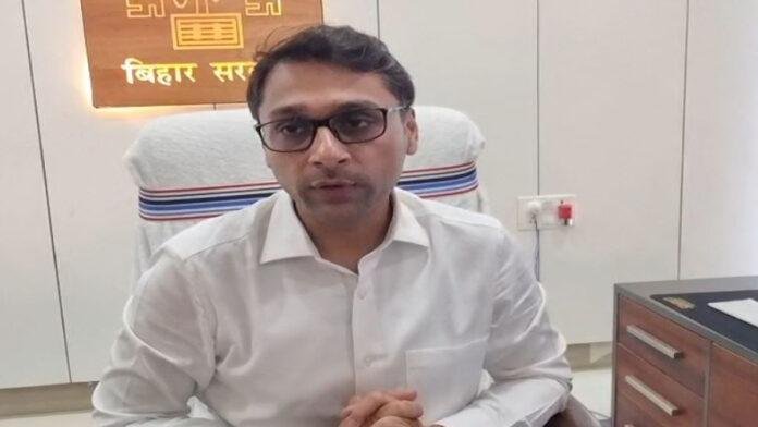 अब नहीं चलेगी निजी विद्यालय की मनमानी, DM ने की संचालकों के साथ बैठक