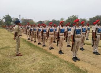 भोजपुर SP ने प्रशिक्षण प्राप्त कर रहे नवनियुक्त सिपाहियों की परेड का किया निरीक्षण