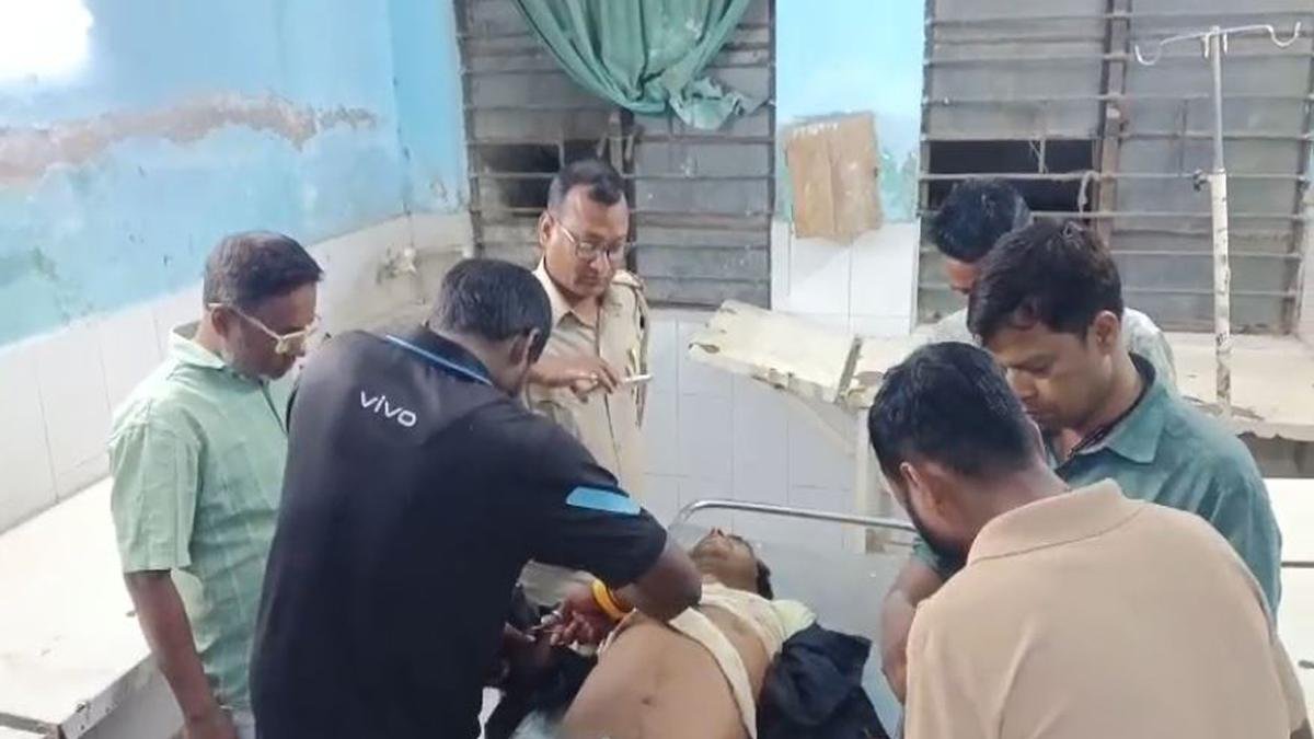 अपराधियों ने युवक को मारी गोली, इलाके में मची सनसनी, जांच में जुटी पुलिस | 22Scope News Betia Goli 22Scope News