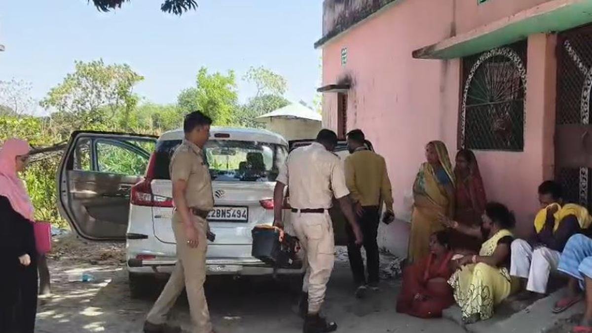 खड़ी कार से बरामद हुआ विवाहिता का शव, चैता गांव में मची सनसनी | 22Scope News Betia Maut 1 22Scope News