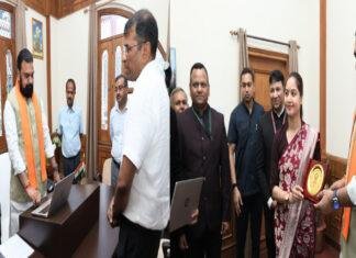 विश्व के सबसे बड़े प्रशासनिक एवं सांख्यिकीय अभियान- 'भारत की जनगणना 2027' का बिहार में मुख्यमंत्री ने किया शुभारंभ