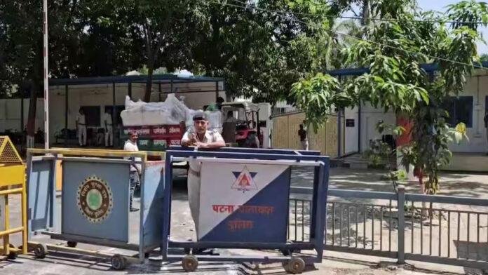 बिहार में नई सरकार बनने की कवायद तेज! अब नए बंगले में जाने को तैयार हैं CM नीतीश, सामान होने लगा शिफ्ट