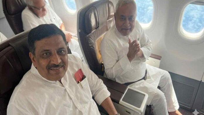 पटना से दिल्ली के लिए रवाना हुए CM नीतीश, कल राज्यसभा की लेंगे शपथ
