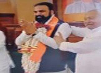 Breaking : NDA विधायक दल के नेता चुने गए सम्राट, नीतीश ने पहनाया माला