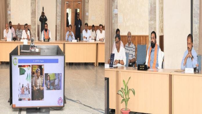 मुख्यमंत्री ने की सूचना एवं जन-संपर्क, सिविल विमानन व नगर विकास एवं आवास विभाग की समीक्षा की, दिए आवश्यक दिशा-निर्देश