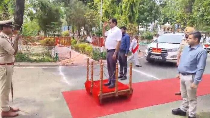 मधेपुरा प्रशासन सख्त, प्रमंडलीय आयुक्त ने दी चेतावनी, कहा- पेंडिंग फाइलें तुरंत निपटाएं