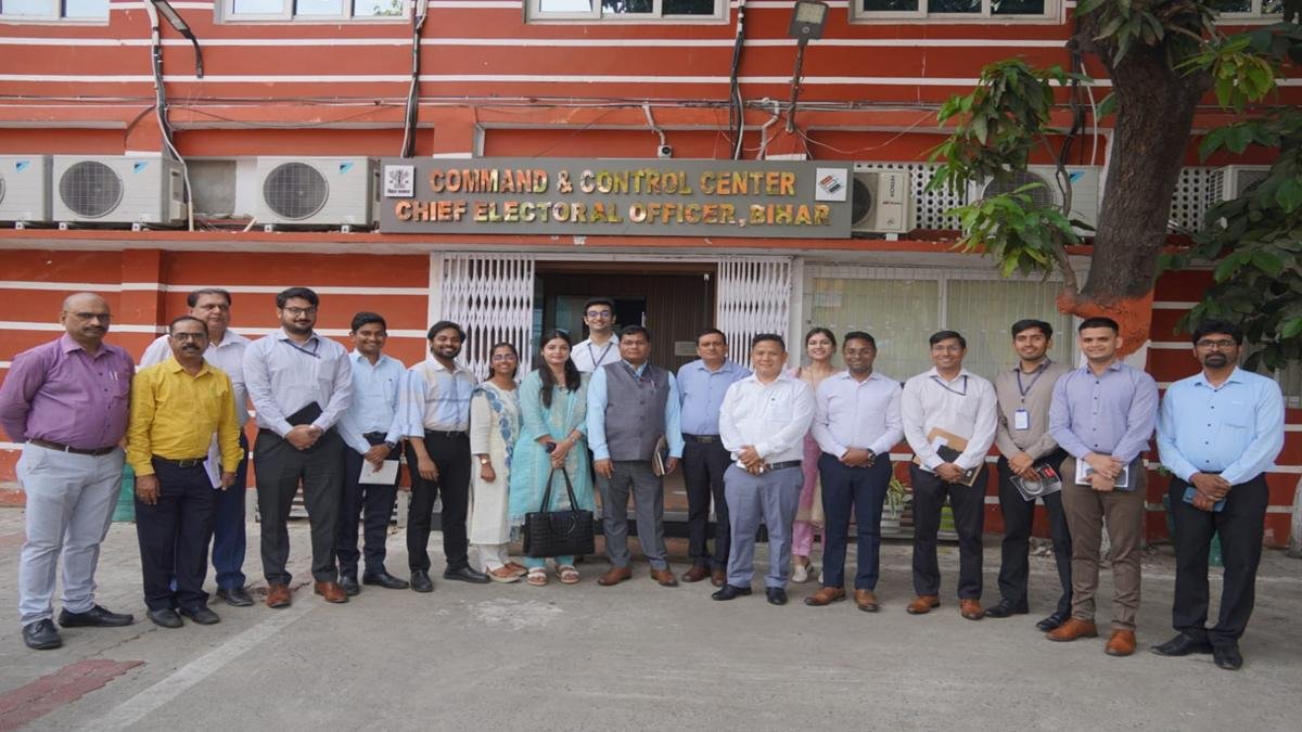 2024 बैच के IAS अधिकारियों को निर्वाचन प्रक्रिया का प्रशिक्षण | 22Scope News IAS Officer 3 22Scope News