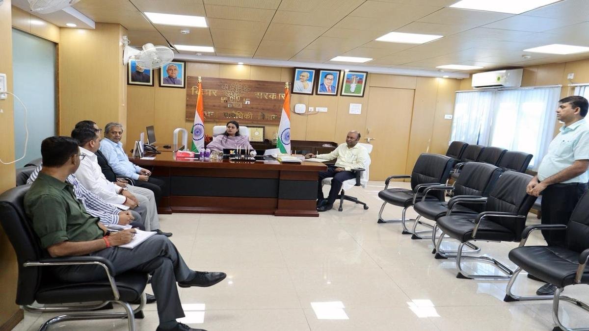 मंत्री श्रेयसी ने दिया AI आधारित पाठ्यक्रम को प्रशिक्षण में शामिल करने का निर्देश | 22Scope News Mantri Shreyasi Singh 2 22Scope News