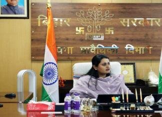 मंत्री श्रेयसी ने दिया AI आधारित पाठ्यक्रम को प्रशिक्षण में शामिल करने का निर्देश